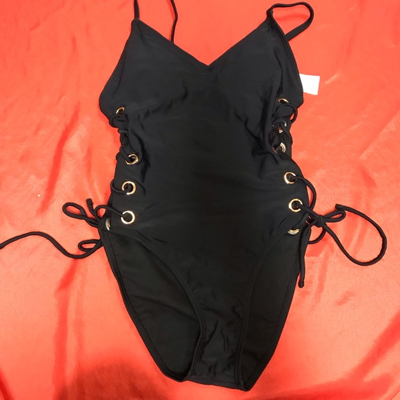New black swimsuit - Picture 1 of 2